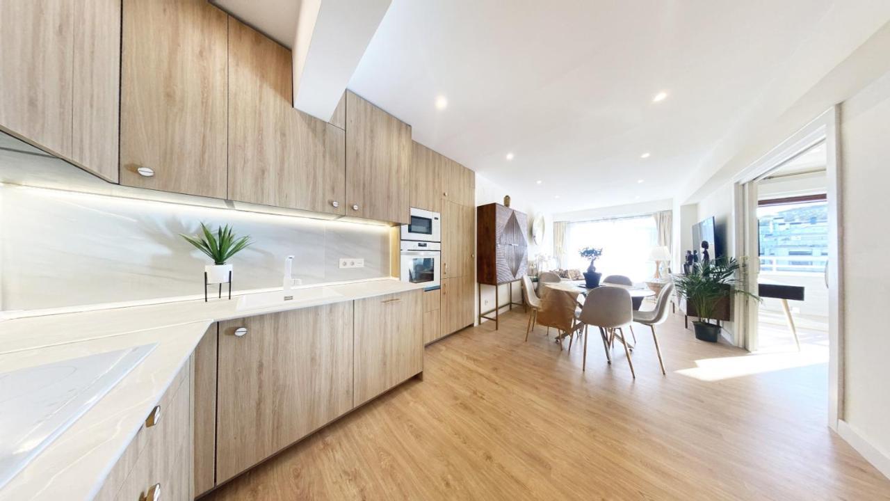 Miramar Luxurious Flat, 3 Double Rooms, Free Parking, Terrace, Completely New Сан Себастиан Екстериор снимка