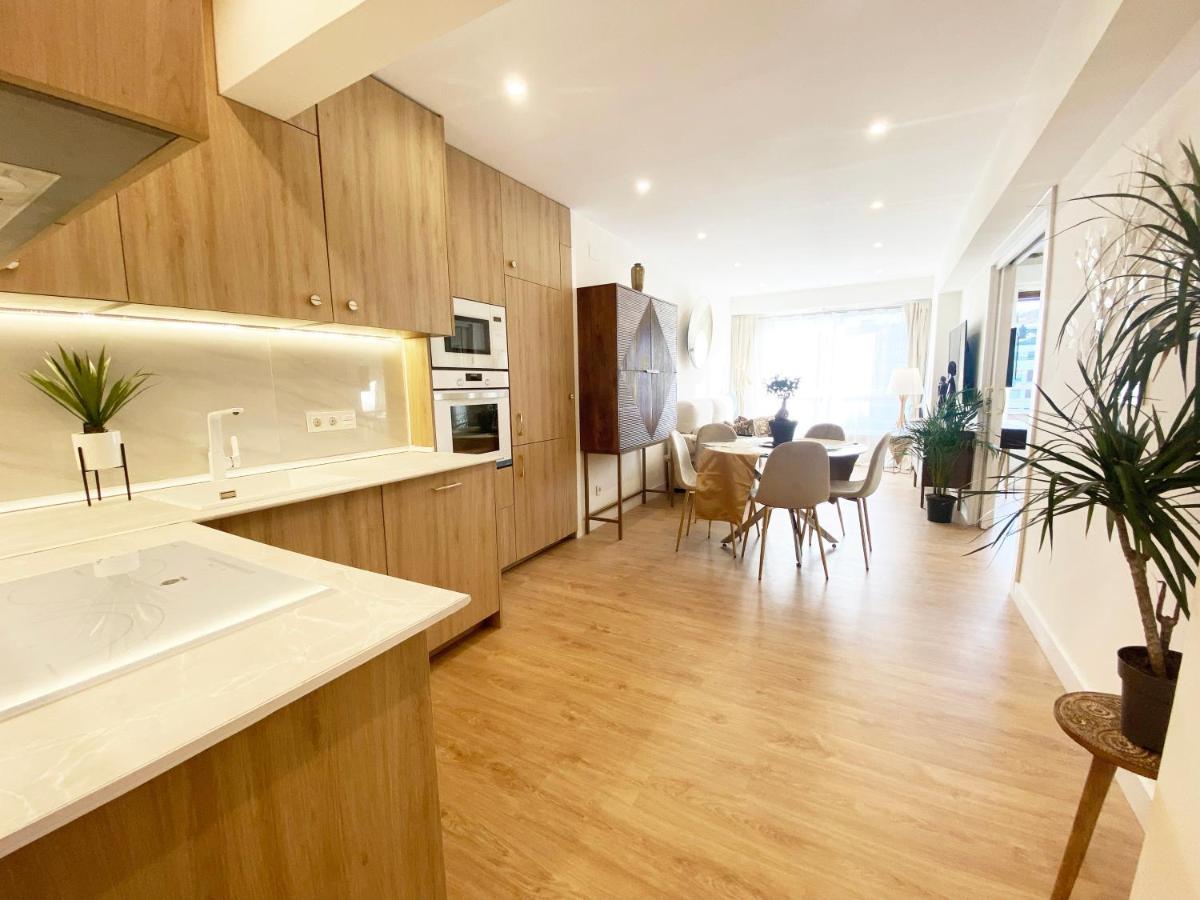 Miramar Luxurious Flat, 3 Double Rooms, Free Parking, Terrace, Completely New Сан Себастиан Екстериор снимка