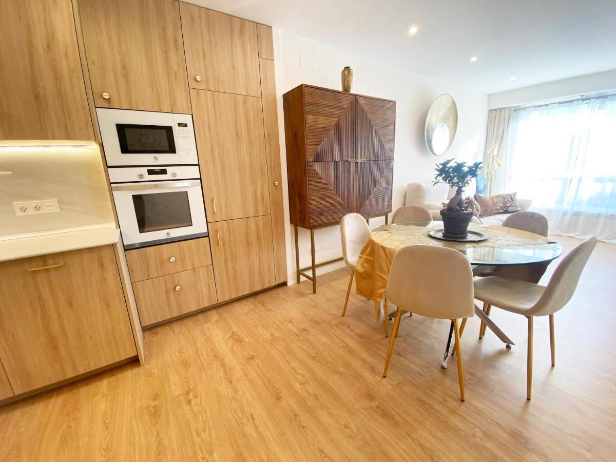 Miramar Luxurious Flat, 3 Double Rooms, Free Parking, Terrace, Completely New Сан Себастиан Екстериор снимка